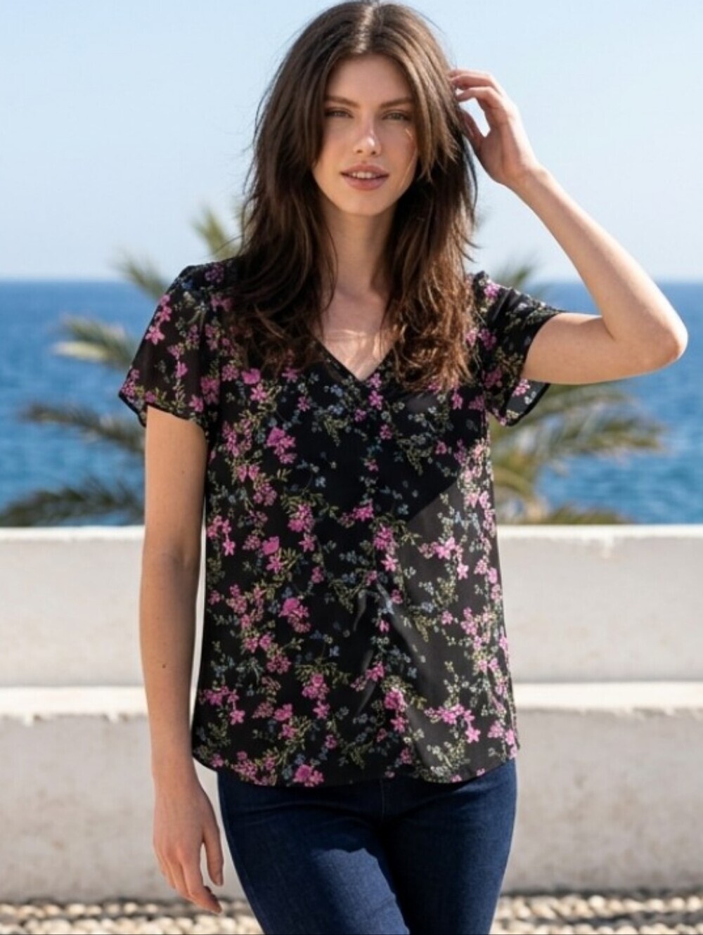 Fortune + Ivy Floral Black Blouse V-Neck Button Accent Flutter Sleeve Sz Medium